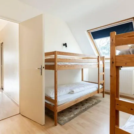 Maison Familiale Avec Grand Jardin - Proche