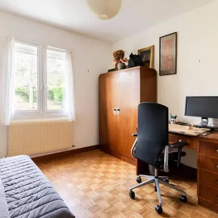 Maison Familiale Avec Grand Jardin - Proche *
